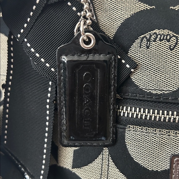 Coach Grey/Black Signature C Print Classic Poppy Travel Tote Bag Purse 🌺🌺 - Picture 7 of 16